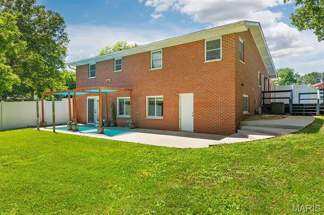 2364 Seminary Road, Brighton, IL 62012