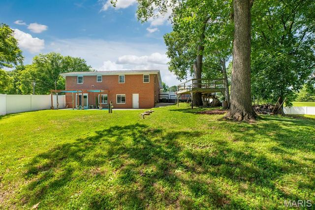 2364 Seminary Road, Brighton, IL 62012