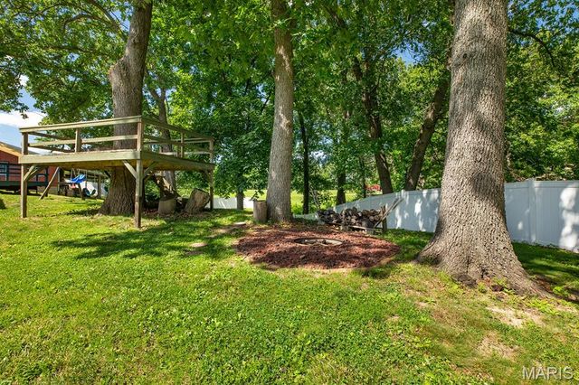 2364 Seminary Road, Brighton, IL 62012