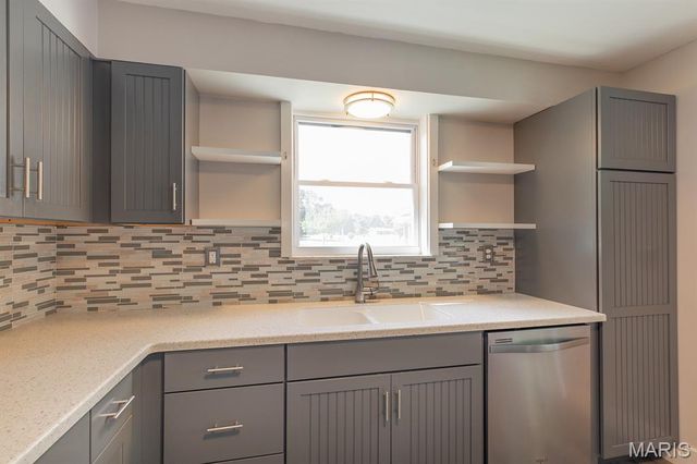 2364 Seminary Road, Brighton, IL 62012