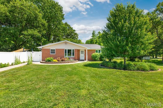 2364 Seminary Road, Brighton, IL 62012