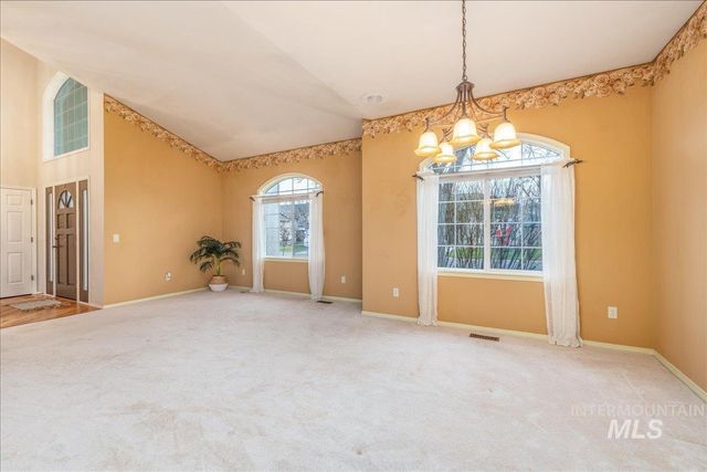 6160 N Fountain Ln, Garden City, ID 83714