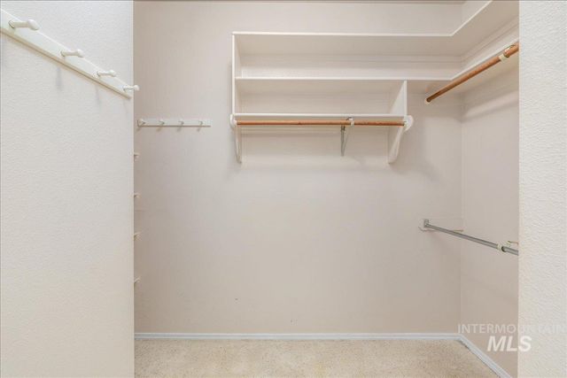 6160 N Fountain Ln, Garden City, ID 83714