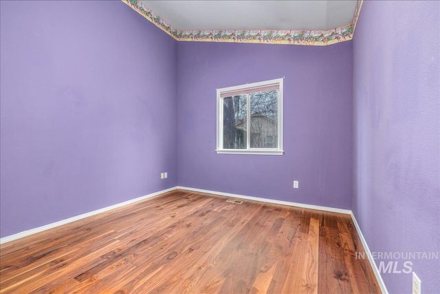 6160 N Fountain Ln, Garden City, ID 83714