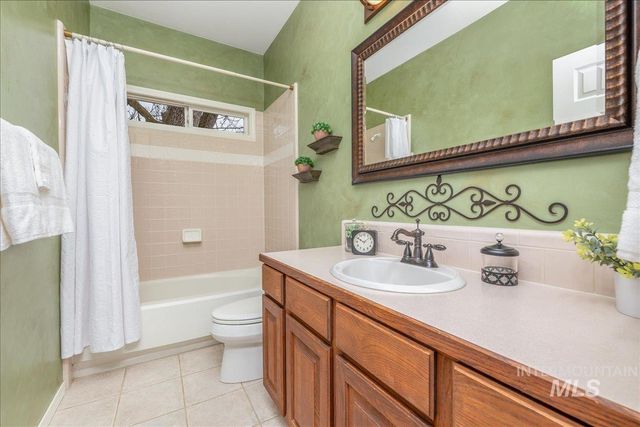 6160 N Fountain Ln, Garden City, ID 83714