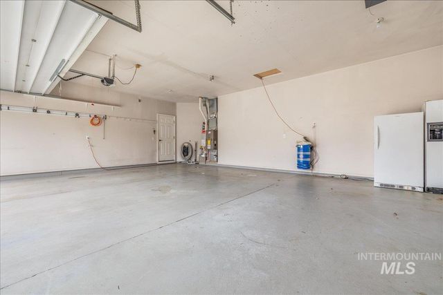 6160 N Fountain Ln, Garden City, ID 83714