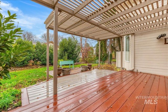 6160 N Fountain Ln, Garden City, ID 83714