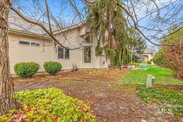 6160 N Fountain Ln, Garden City, ID 83714