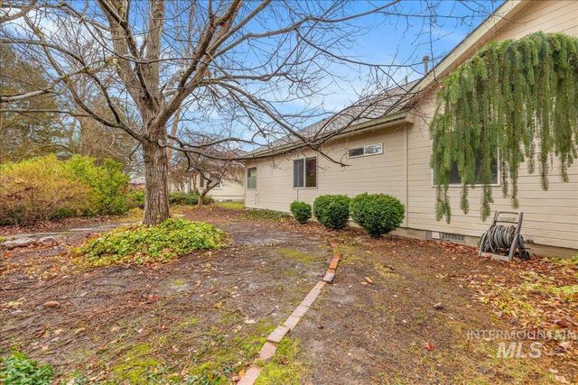 6160 N Fountain Ln, Garden City, ID 83714