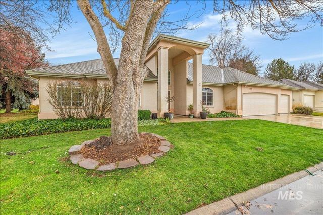 6160 N Fountain Ln, Garden City, ID 83714