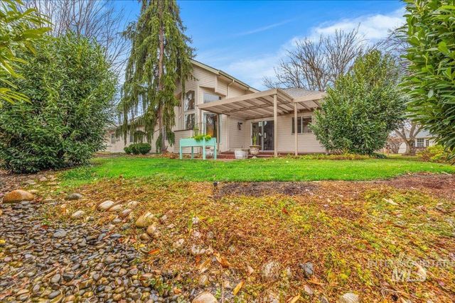 6160 N Fountain Ln, Garden City, ID 83714