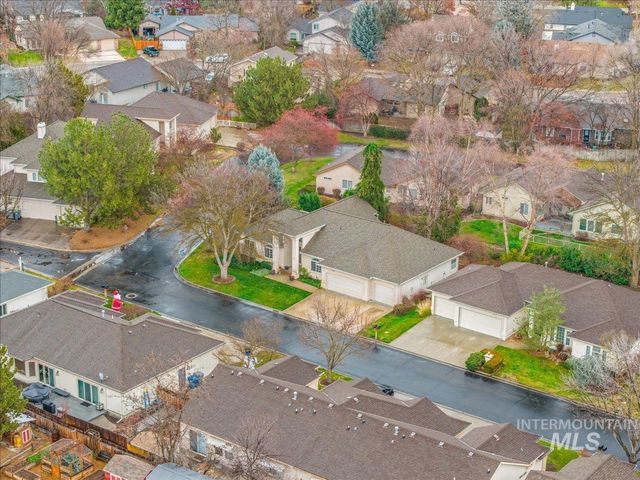 6160 N Fountain Ln, Garden City, ID 83714