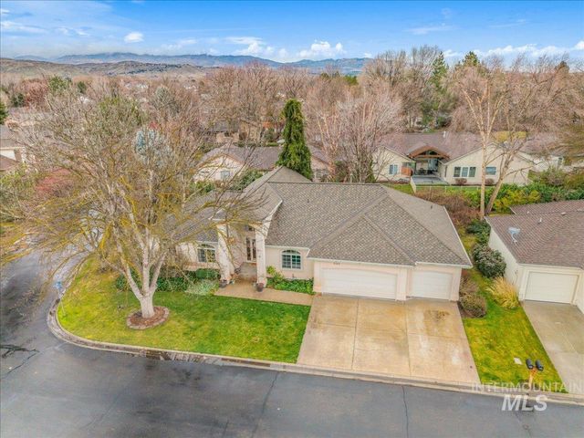 6160 N Fountain Ln, Garden City, ID 83714