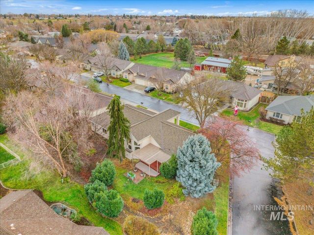 6160 N Fountain Ln, Garden City, ID 83714