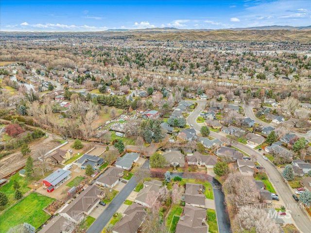 6160 N Fountain Ln, Garden City, ID 83714