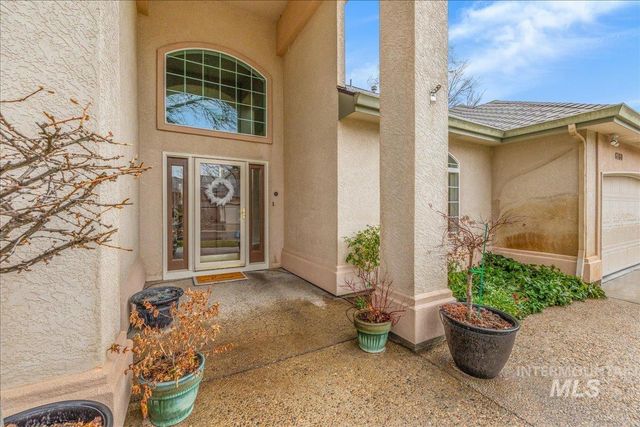 6160 N Fountain Ln, Garden City, ID 83714