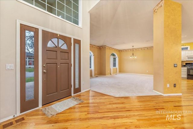 6160 N Fountain Ln, Garden City, ID 83714