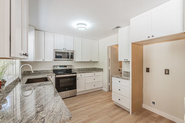 8224 Pearl Street, North Richland Hills, TX 76180