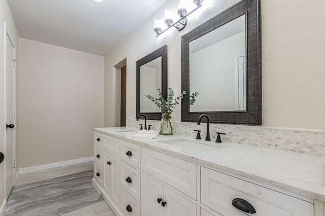 8224 Pearl Street, North Richland Hills, TX 76180