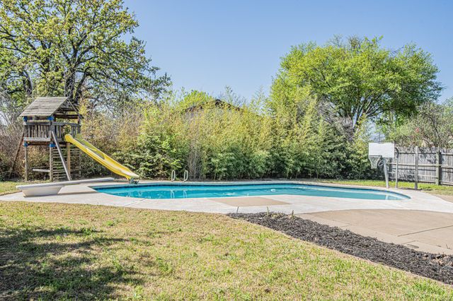 8224 Pearl Street, North Richland Hills, TX 76180