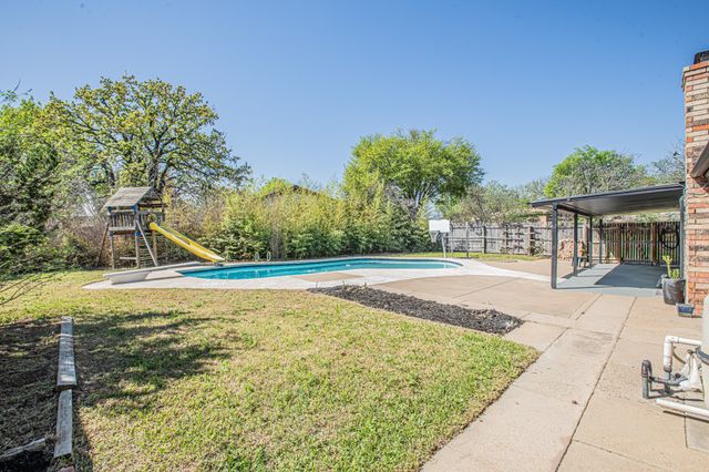 8224 Pearl Street, North Richland Hills, TX 76180