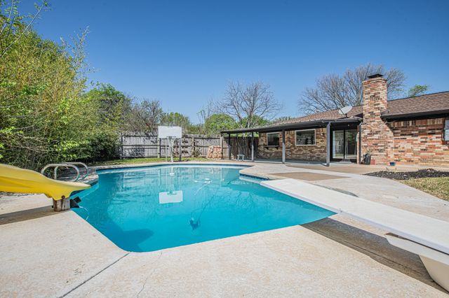 8224 Pearl Street, North Richland Hills, TX 76180