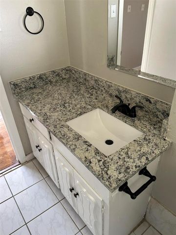 5810 Flamingo Drive, Houston, TX 77033