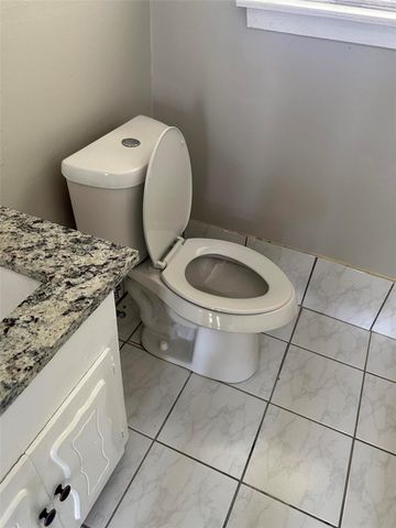 5810 Flamingo Drive, Houston, TX 77033