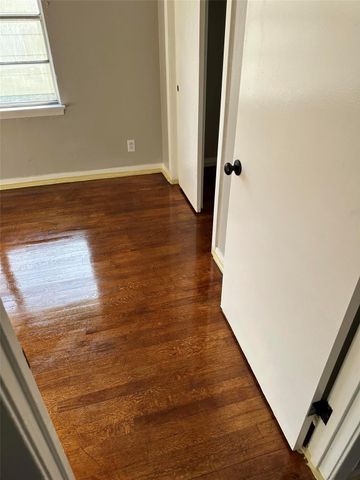 5810 Flamingo Drive, Houston, TX 77033