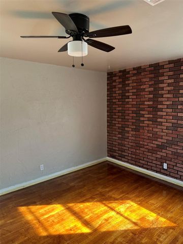 5810 Flamingo Drive, Houston, TX 77033