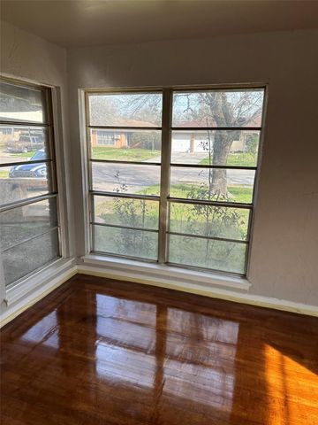 5810 Flamingo Drive, Houston, TX 77033