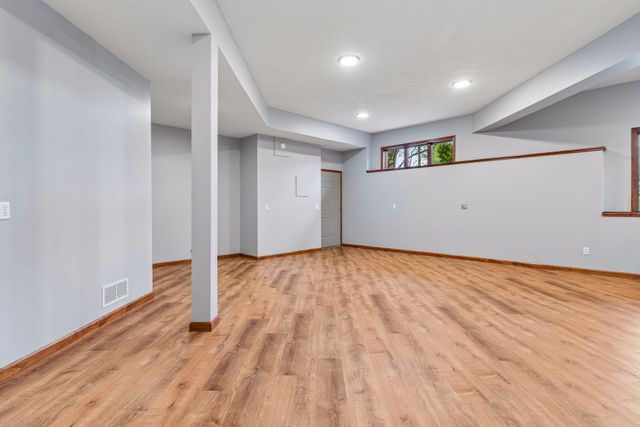 17854 Lanesboro Court, Lakeville, MN 55044