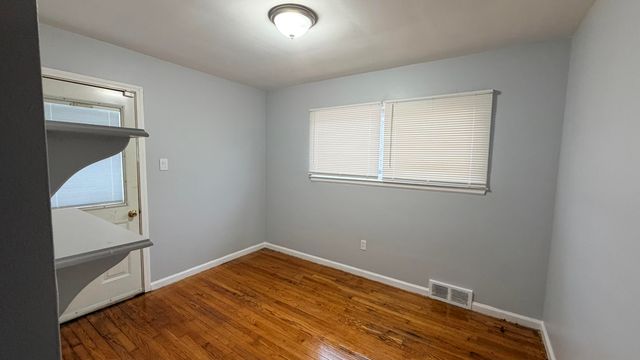 21700 Pembroke Avenue, Detroit, MI 48219