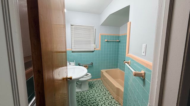 21700 Pembroke Avenue, Detroit, MI 48219