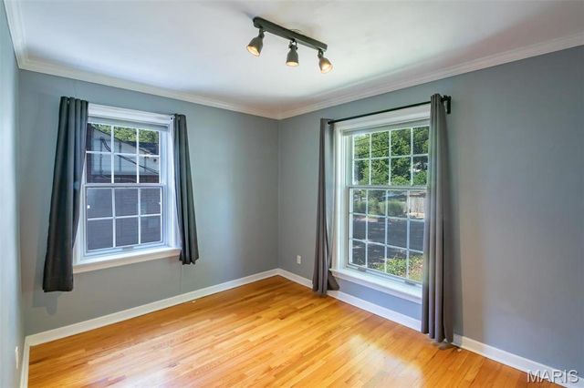 330 Calvert Avenue, Webster Groves, MO 63119