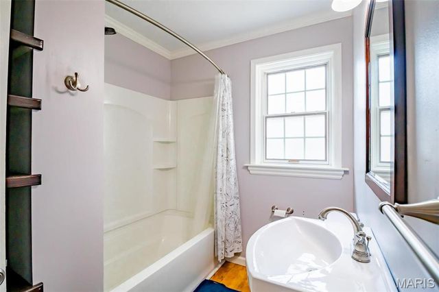 330 Calvert Avenue, Webster Groves, MO 63119