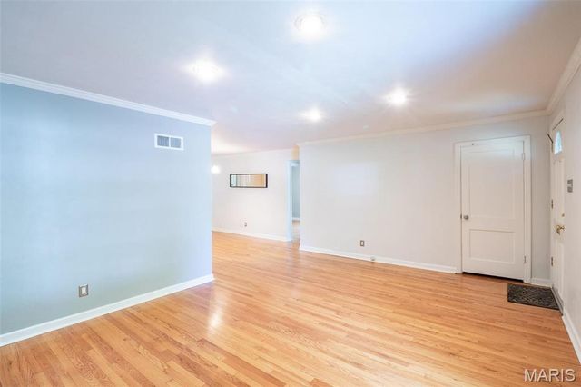 330 Calvert Avenue, Webster Groves, MO 63119