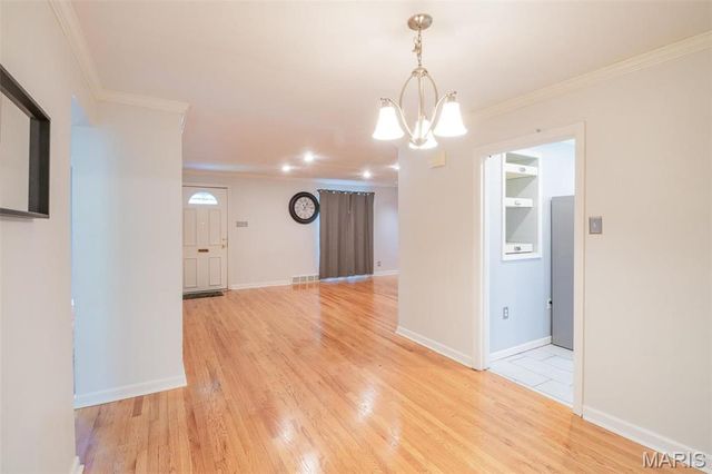 330 Calvert Avenue, Webster Groves, MO 63119