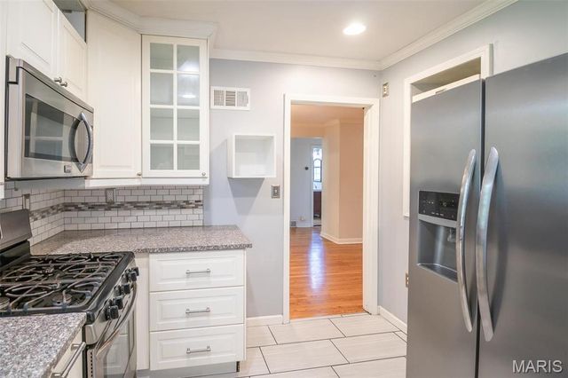 330 Calvert Avenue, Webster Groves, MO 63119