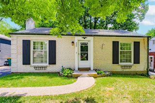 330 Calvert Avenue, Webster Groves, MO 63119
