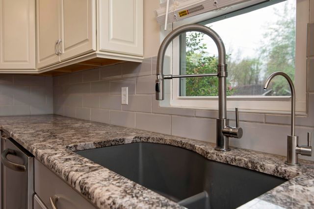 2541 S Brandon Avenue, Springfield, MO 65809