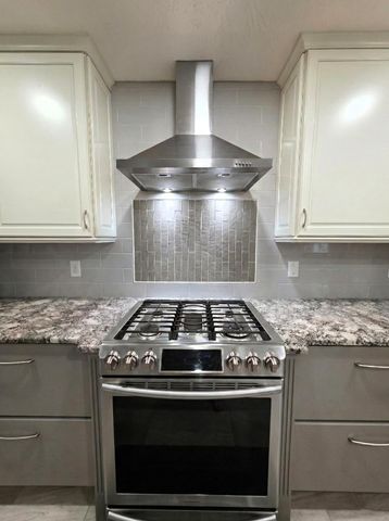 2541 S Brandon Avenue, Springfield, MO 65809