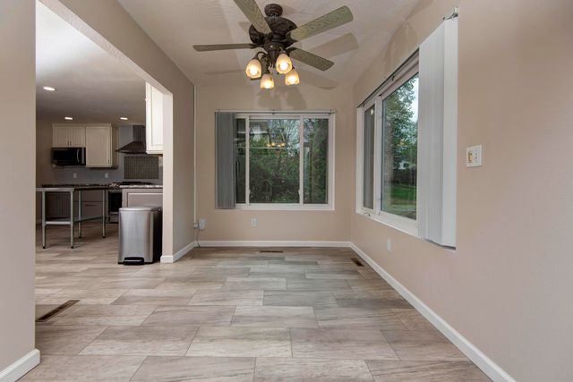 2541 S Brandon Avenue, Springfield, MO 65809