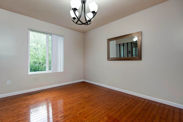 2541 S Brandon Avenue, Springfield, MO 65809