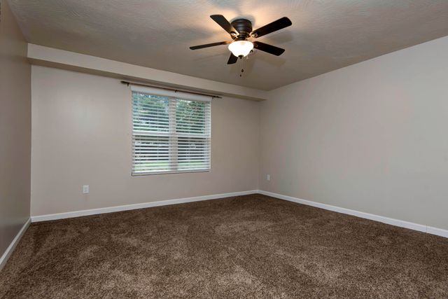 2541 S Brandon Avenue, Springfield, MO 65809