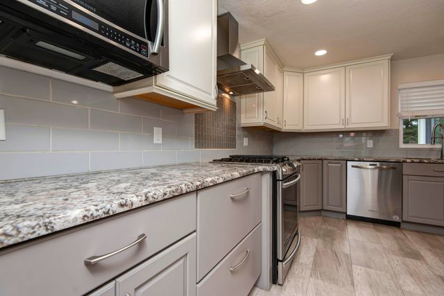 2541 S Brandon Avenue, Springfield, MO 65809