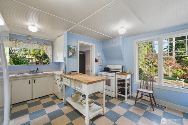 1131 16th Street, Bellingham, WA 98225