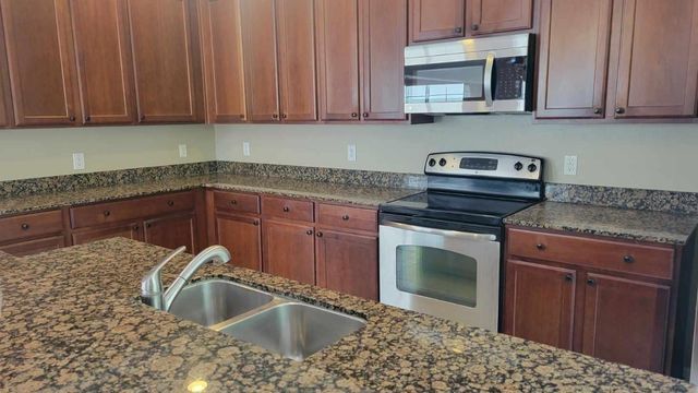 1443 HILLVIEW LANE, Tarpon Springs, FL 34689