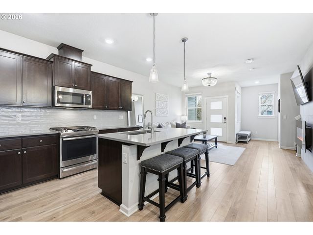 7950 Se BUTTERNUT CREEK Pkwy, Hillsboro, OR 97123