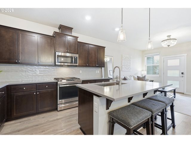 7950 Se BUTTERNUT CREEK Pkwy, Hillsboro, OR 97123